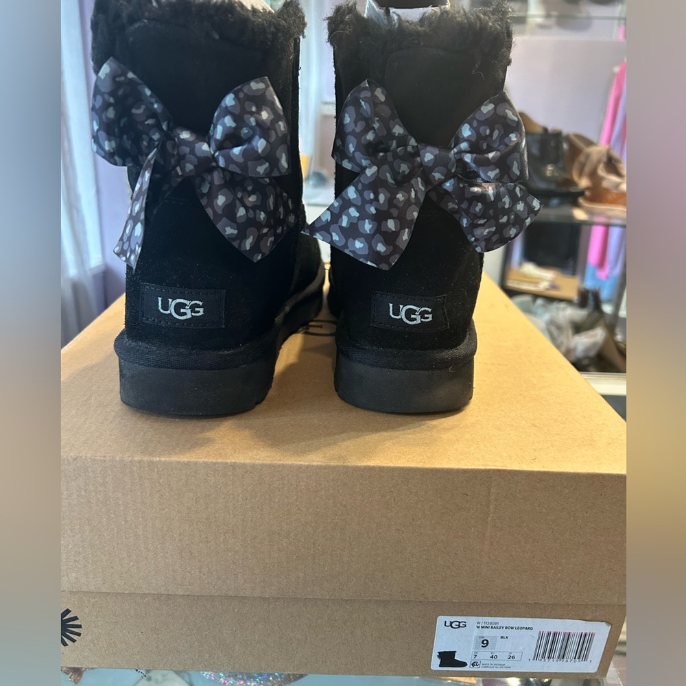 UGG Black  Bailey Bow